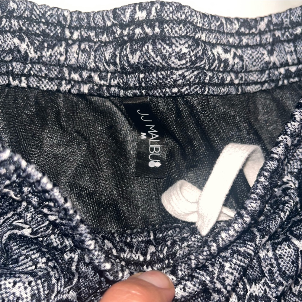JJ Malibu Shorts - Black and White - Picture 2 of 4